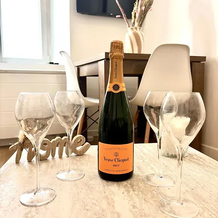 La Parenthese Champenoise - Cozy, Netflix & Desk